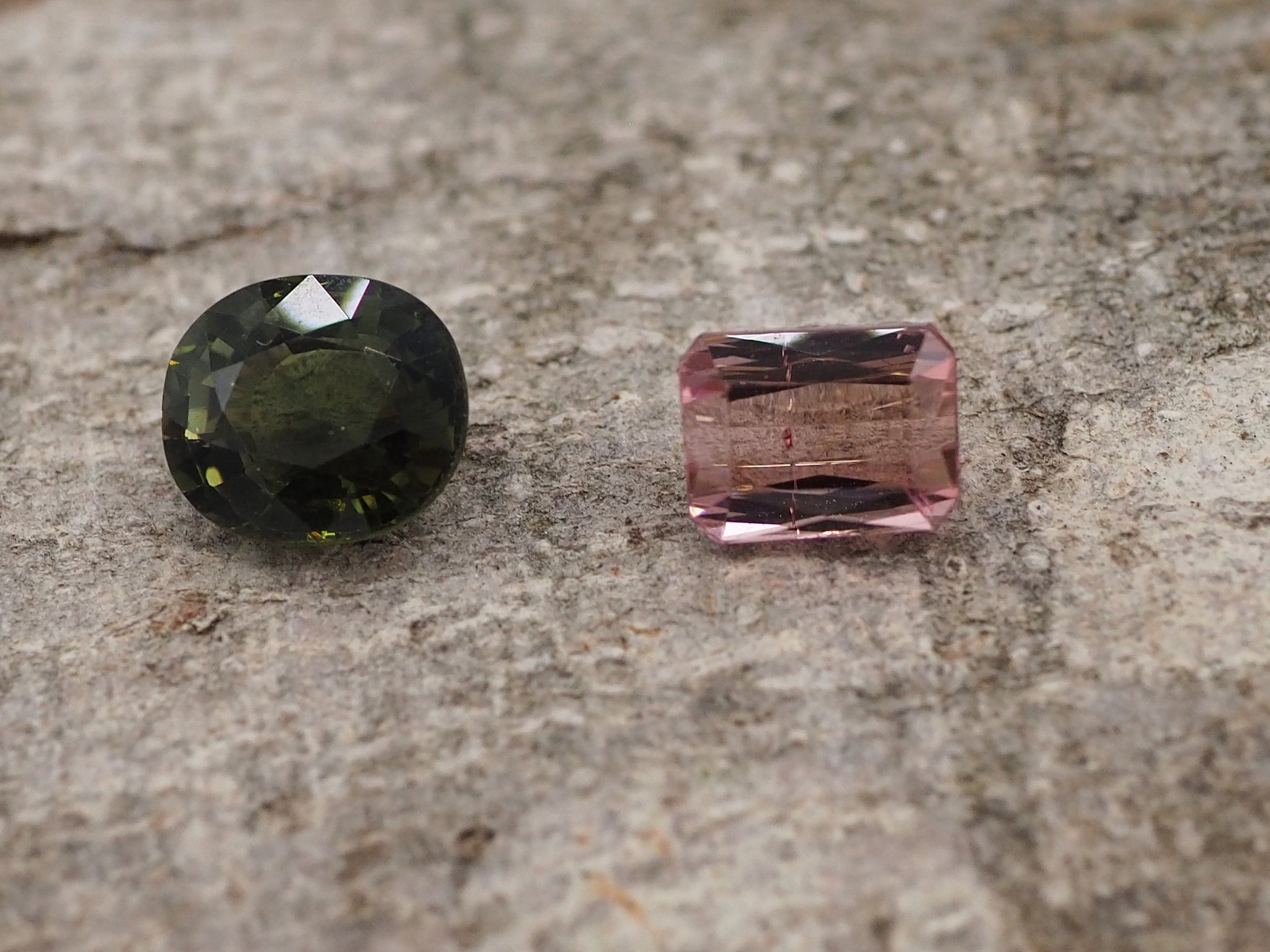 Lot de 2 Tourmalines, possibilité d'achat à l'unité, pour un poids total de 7,32 carats