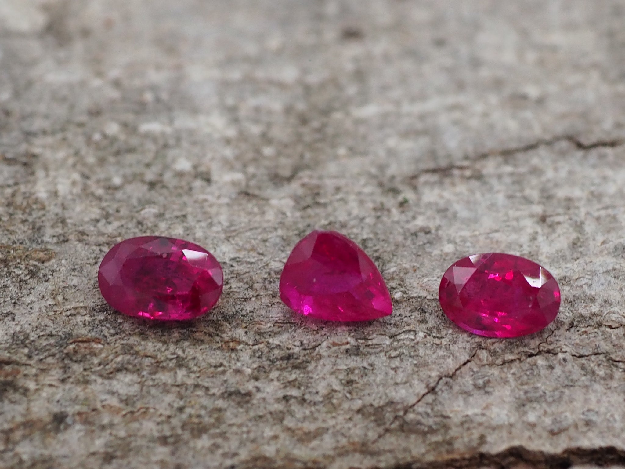 Rubis Birmans (lot de 3) vente possible à l'unité, le lot pèse 3,32 carats