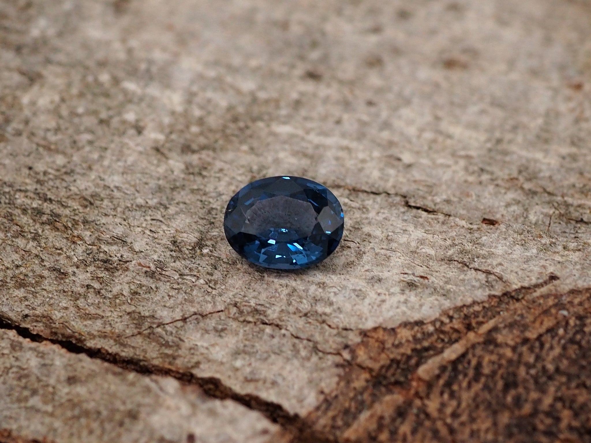 Spinelle bleu de 2,37 carats