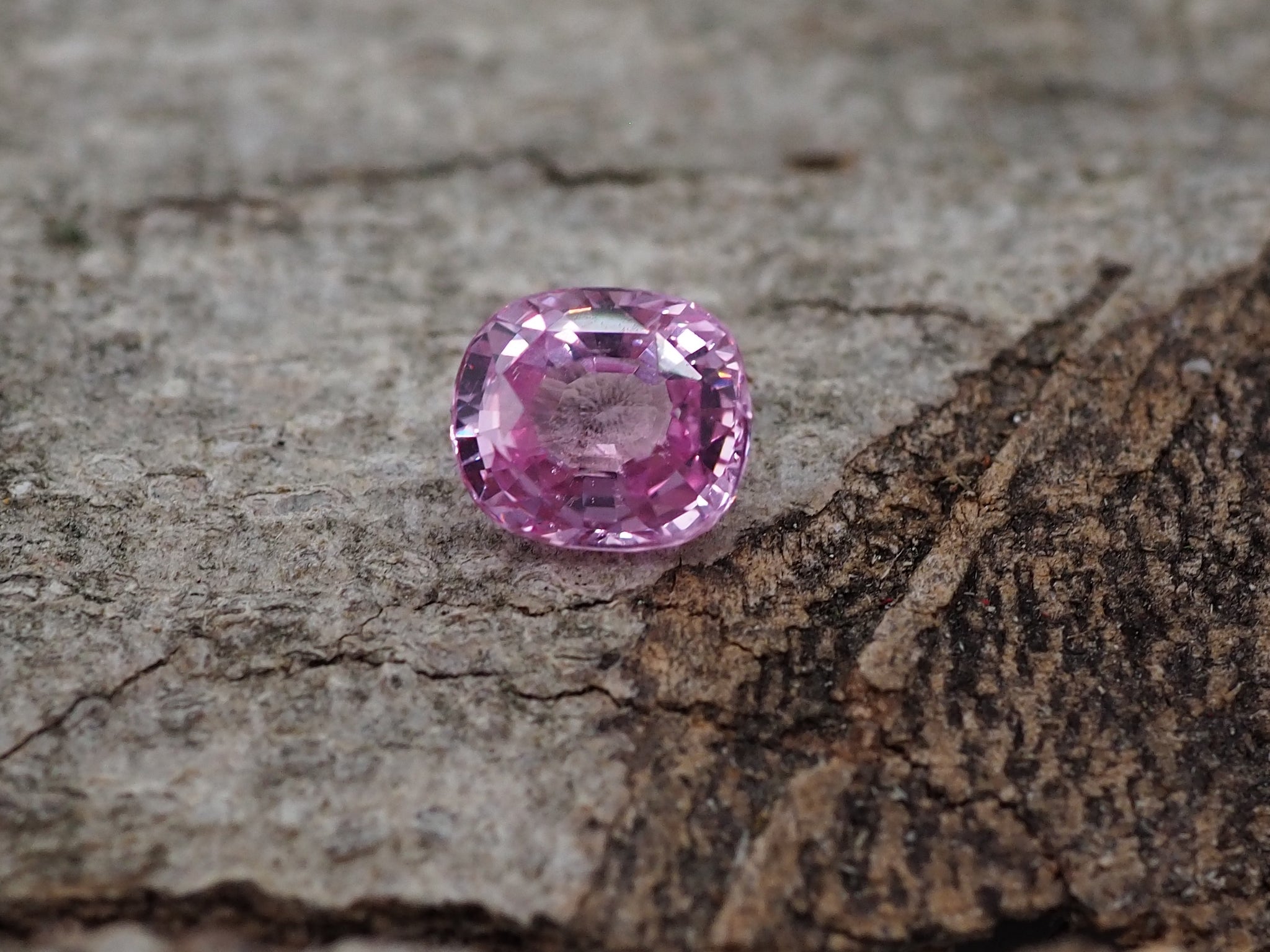 Spinelle rose de 1,48 carats