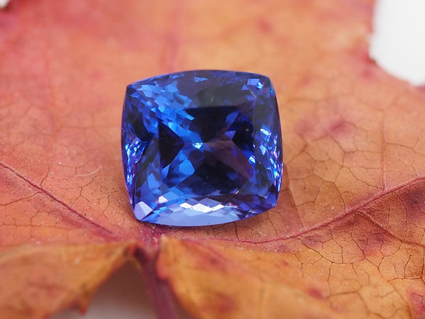 Tanzanite bleu violet électrique de 5 carats