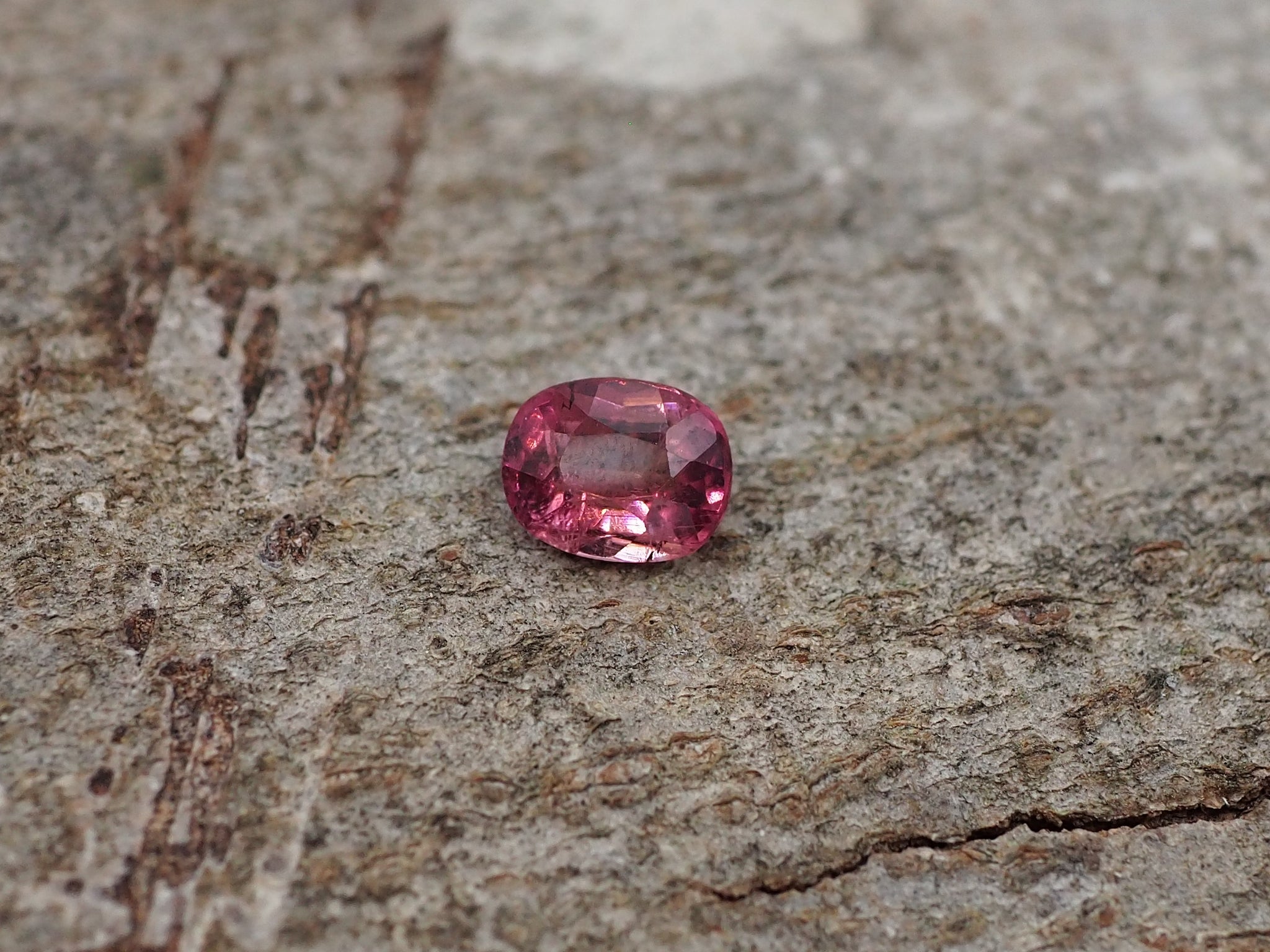 Tourmaline rose rouge de 1,32 carats