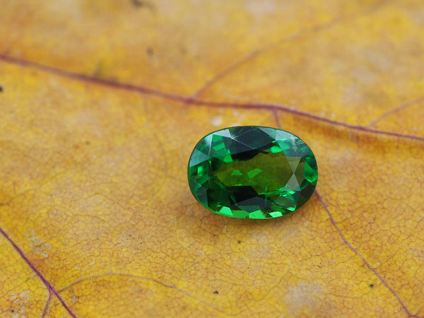 Tsavorite vert émeraude de 0,62 carats